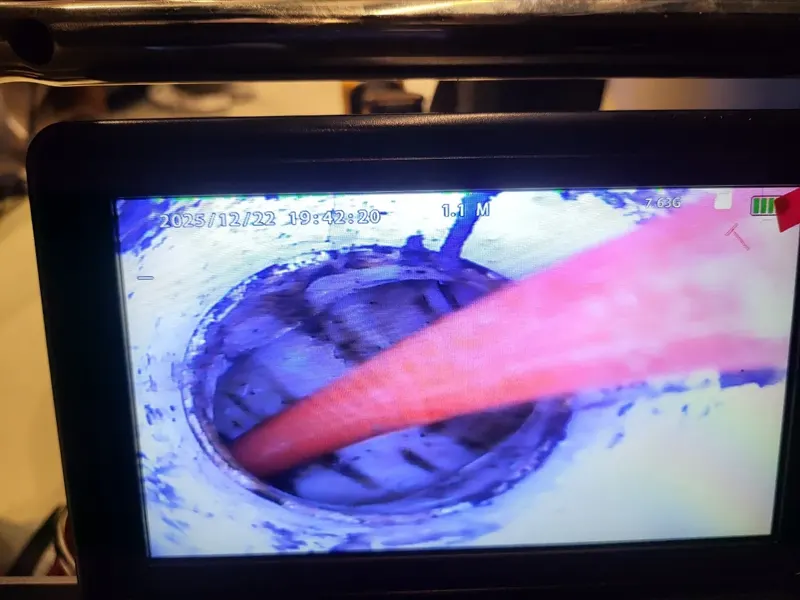 광주 남구 스프링 장비가 관 안으로 들어간 내시경 화면